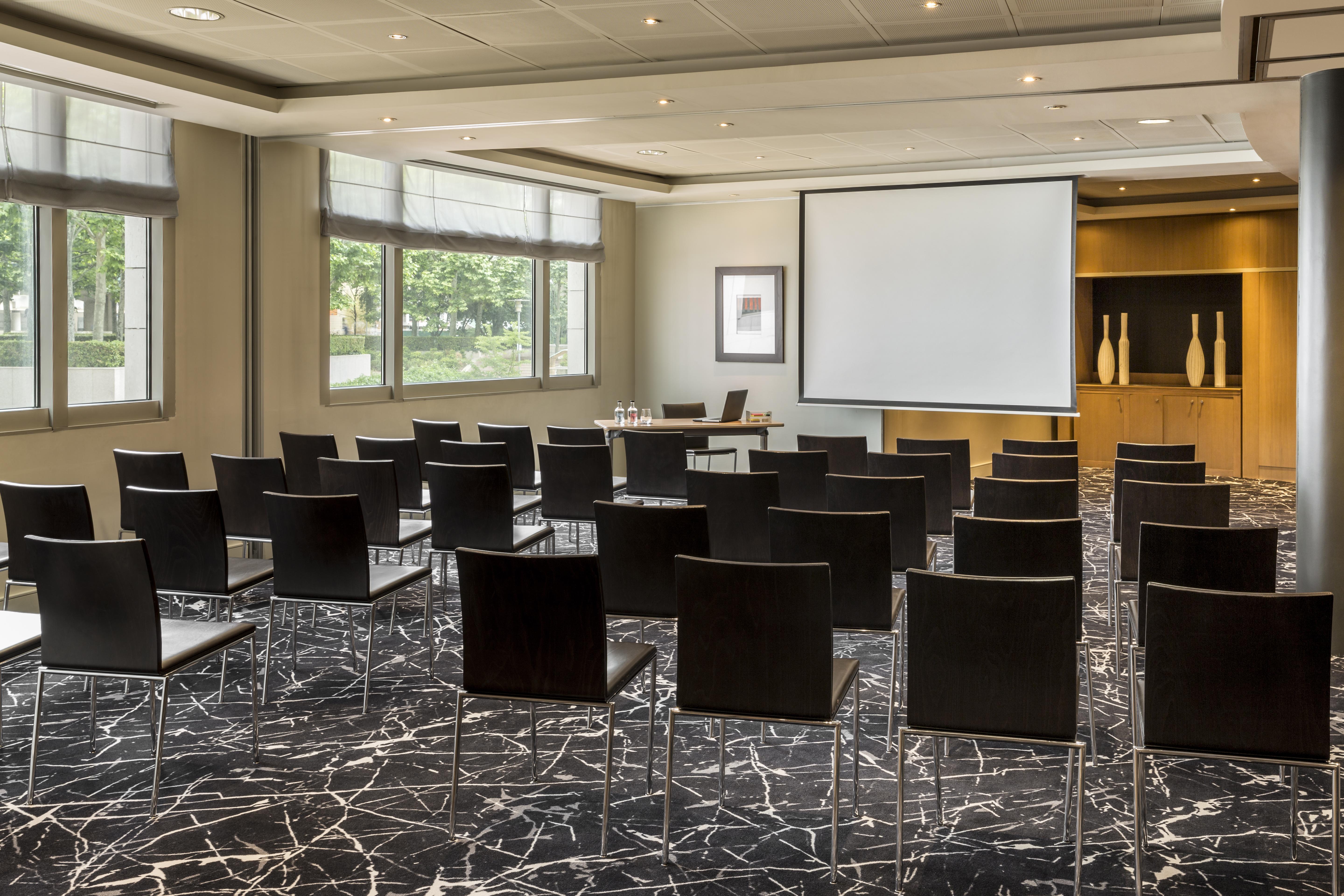 Nest Paris La Defense - Mgallery Puteaux Kültér fotó Meeting room