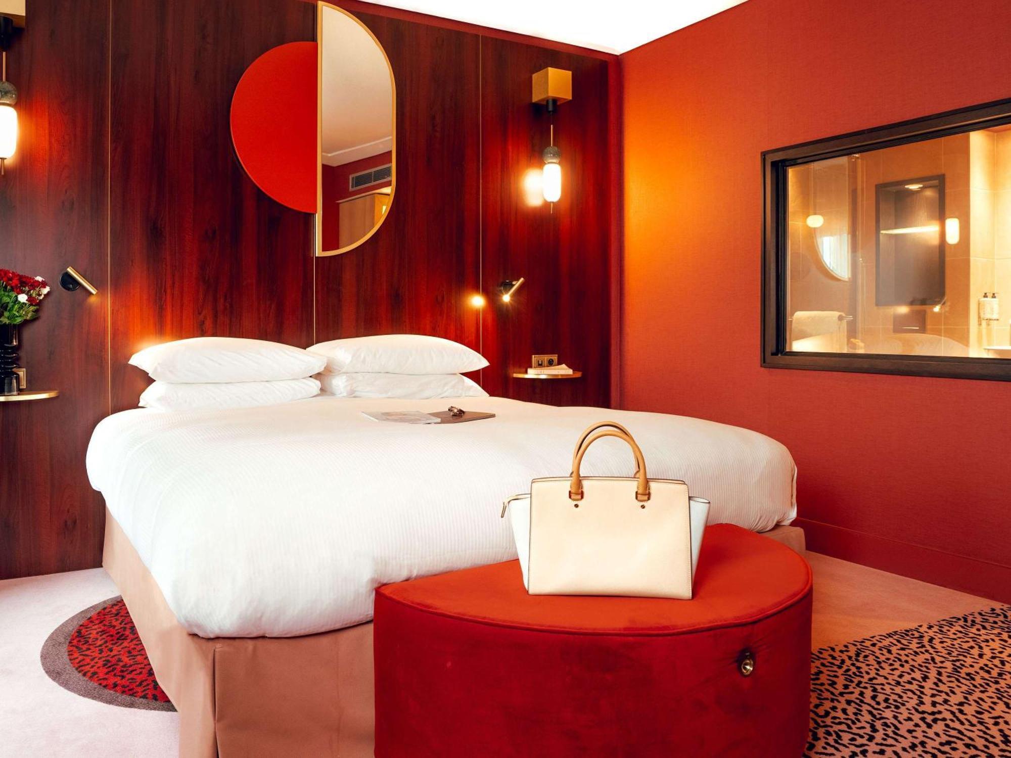 Nest Paris La Defense - Mgallery Puteaux Kültér fotó A room at the Mandarin Oriental Paris