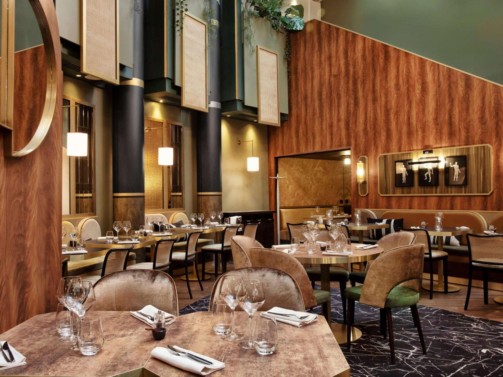 Nest Paris La Defense - Mgallery Puteaux Kültér fotó Restaurant L'Atelier de Joël Robuchon, Paris